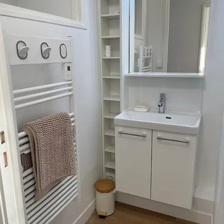 Centre Apartment *